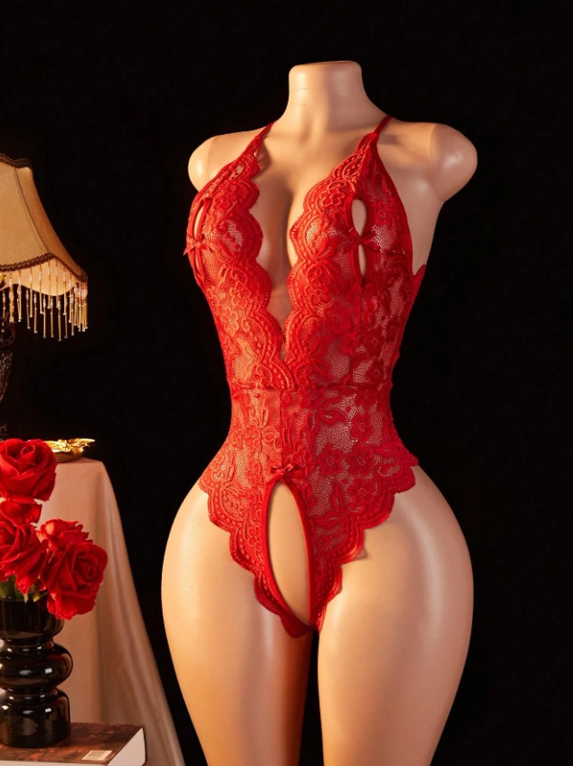 Kırmızı-Beyaz-Bordo Özel Bölgesi Ve Sırtı Açık Dantel Detaylı Fantezi Gecelik Takım 3lü Avantajlı Paket