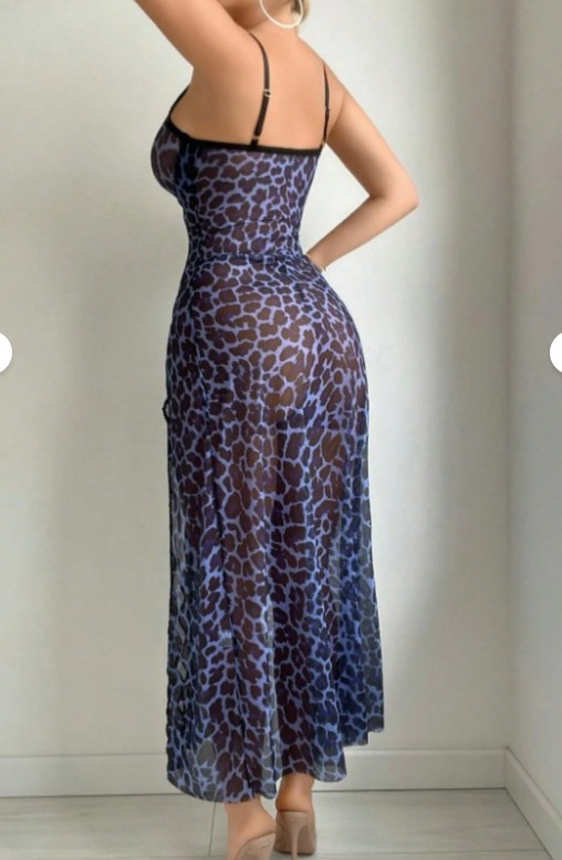 Mavi Leopar Desenli Yırtmaçlı G-String Tanga Dahil Seksi Kadın Fantezi Gecelik Takımı