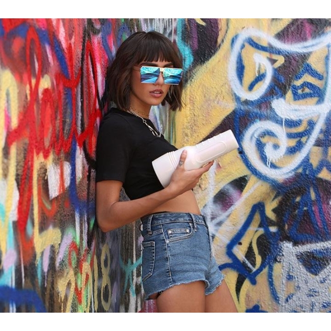 Fleshlight Girls Janice Griffith Eden Masturbator