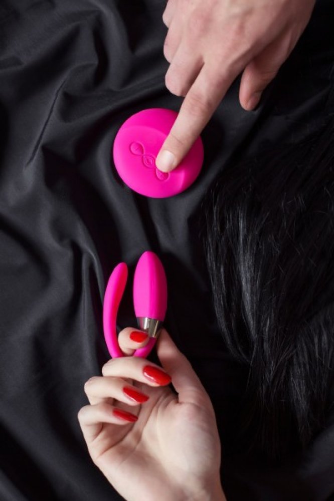 Lelo Tiani 2 Design Edition Cerise Giyilebilen Kumandalı Şarjlı Vibratör